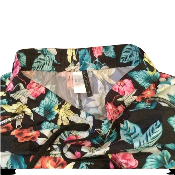 SEA FOLLY AUSTRALIA SHORTS. NWOT - Picture 2 of 3